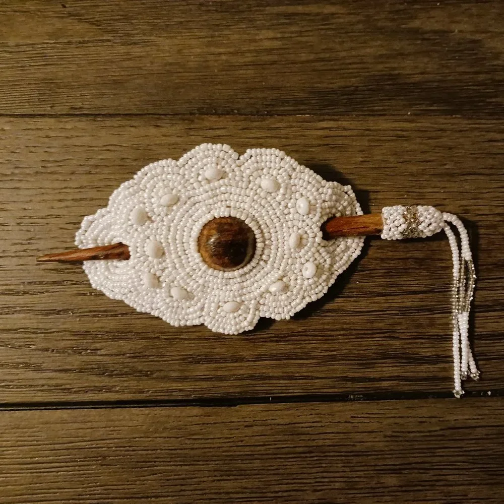 White Hair Pendant - Picture 1 of 1